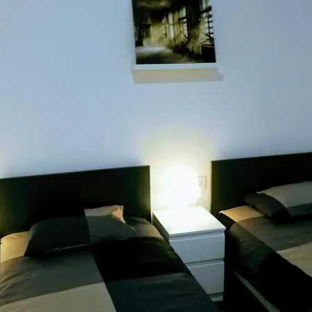 Pula-center And * Pula