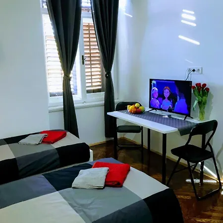 Pula-center And Apartment