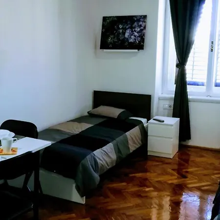 Pula-center And Apartmán Pula