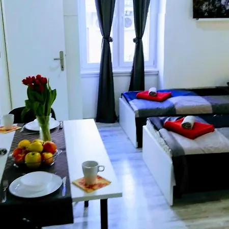 Pula-center And Apartment *