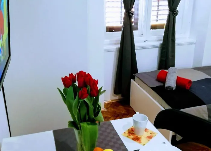 Apartman Pula-center And *