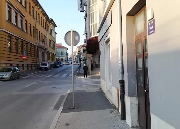 Pula-center And Apartament *