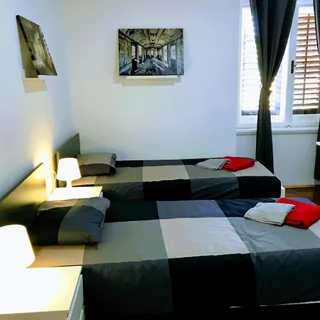 Pula-center And Apartment *