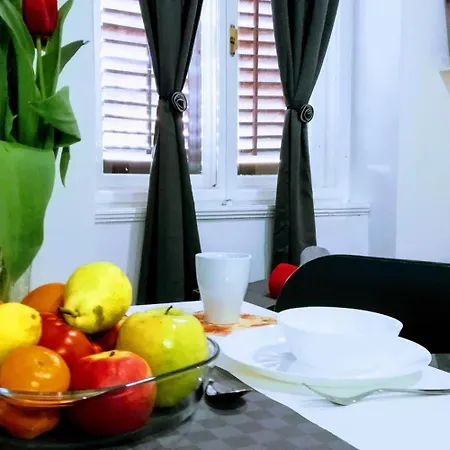 Pula-center And * Pula