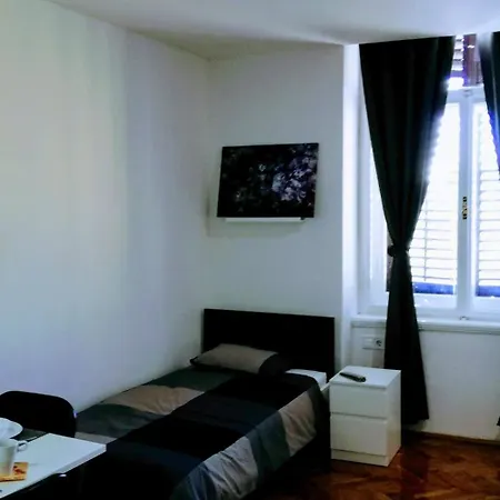 Pula-center And Apartment