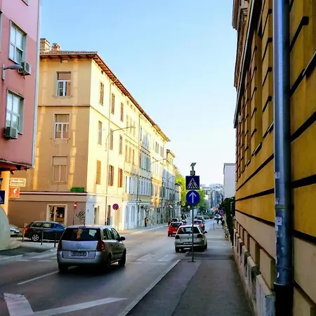 Apartment Pula-center And *