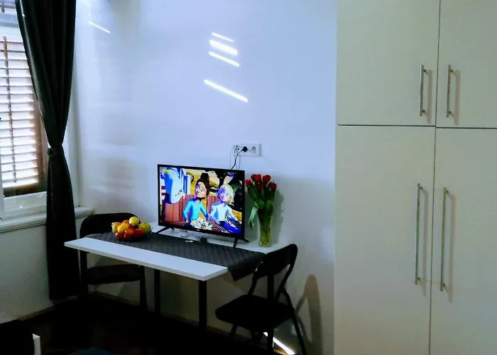 Pula-center And Pola