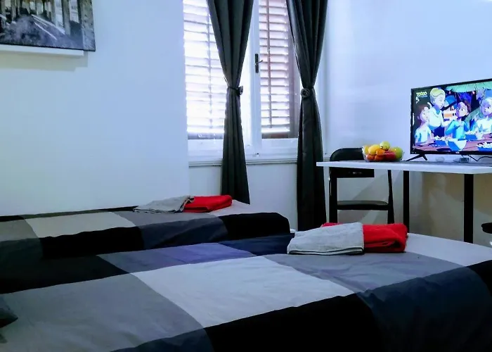 Appartamento Pula-center And *