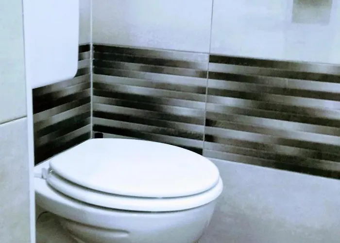 Pula-center And * Pola