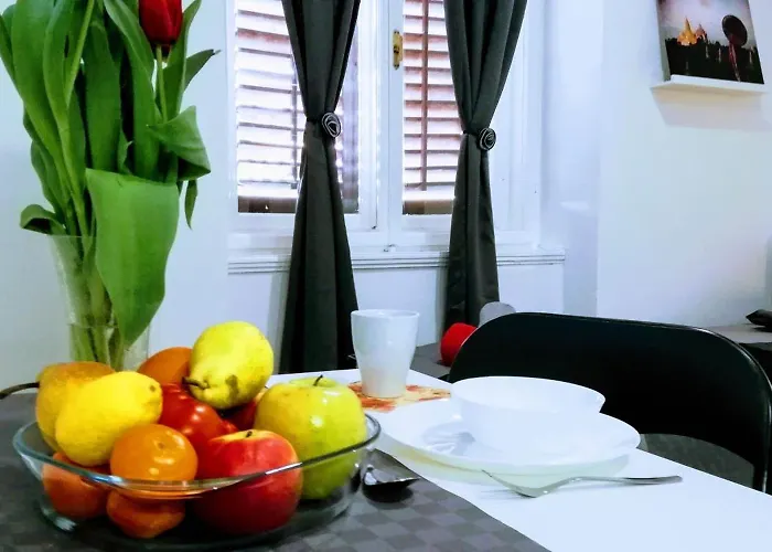 Pula-center And * Pola