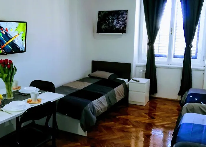 Pula-center And Appartamento Pola