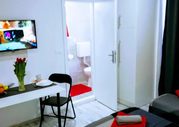 Pula-center And Pola