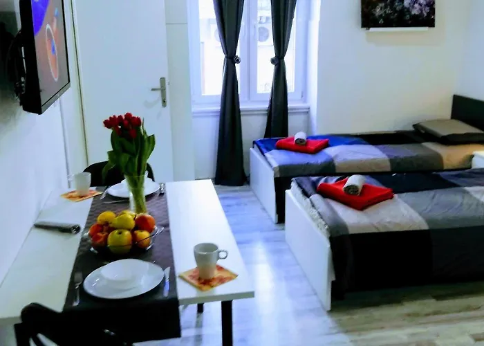 Pula-center And Appartamento *